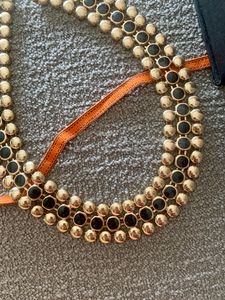 Neckpiece With gift box