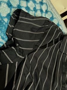 black shirt women