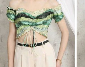 🌿Cute 💕 Shein Green Patterned Top