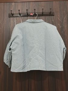 Women’s Checked Button-Up Crop Top with Puff Sleev