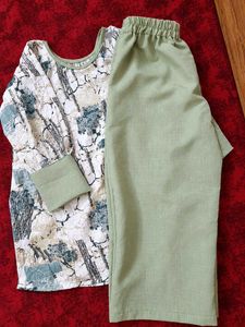 Cute Girls Wear 2 Piece Outfit
