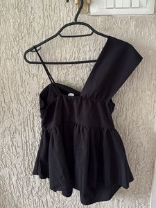 Chic Black One-Shoulder Top