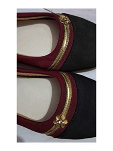 Stylish Burgundy &amp; Black Ballet Flats