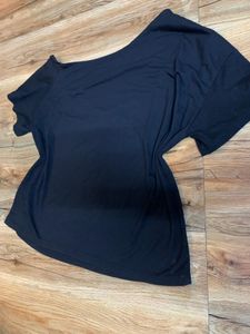 Black T-Shirt with Bow Graphic off shoulder top