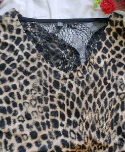 Chic Leopard Print Top