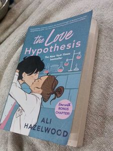 The Love Hypothesis by Ali Hazelwood