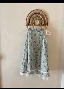 Charming Striped Sleeveless Blouse