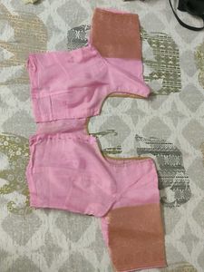 Elegant Pink Saree with Golden Border🌸💕