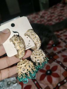 Elegant Gold &amp; Emerald Jhumka Earrings