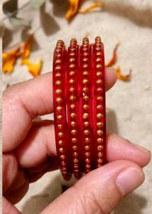 RED SHIP (PLASTIC BANGLES) 🍒