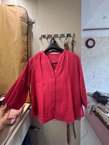 Chic Pink V-Neck Button-Up Top