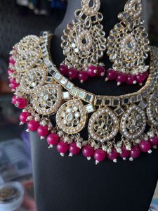 Exquisite Kundan Necklace &amp; Earring Set