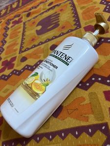 PANTENE CONDITIONER (Volume &amp; Bounce) - Negotiable