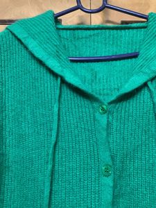 Very Trendy  Sweater Cum Hoodie