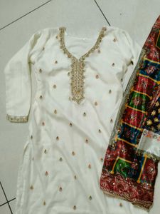 Elegant White Kurta Set with Dupatta