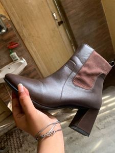 Chic Brown Block Heel Ankle Boots