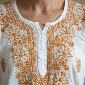 🌼✨ WHITE &amp; MUSTARD CHIKANKARI LONG KURTI
