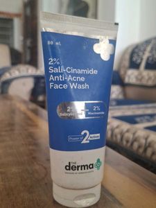 derma 2% sali cinamide anti-acne face wash
