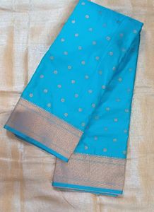 🆕️ Paithani Saree with Golden Floral Buttas