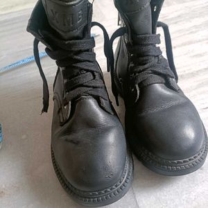 unisex boots