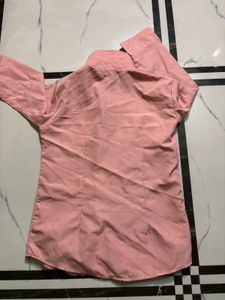 Chic Pink Collared Button-Up Top