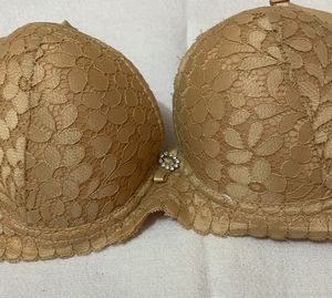 🔺PRICE DROP🔺Floral Lace Push Up Bra 32B