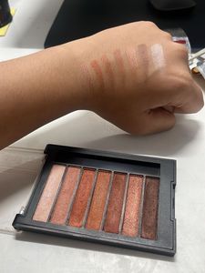 Trinigirl Eyeshadow Palette