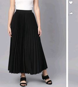 DL Fashion Women Solid Pleated Balck Skirt