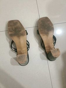 Chic Black Strappy Square Toe Flats