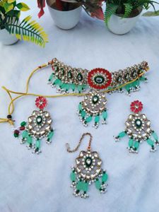 Elegant Kundan Choker Necklace Set