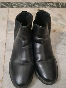 Black Chelsea Boots