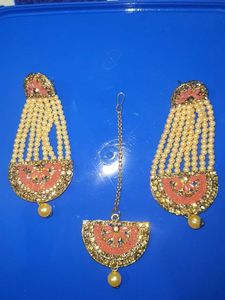 Elegant Pearl &amp; Stone Maang Tikka Set