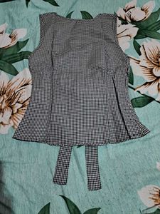 Shein Cute Black Gingham Sleeveless back bowTop
