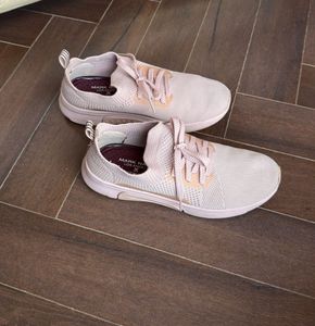 Light Pink Knit Sneakers by sketchers
