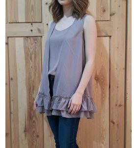 Elegant Flowy Top - Perfect for Any Occasion