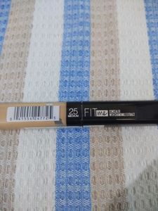 Maybelline Fit Me Concealer (25 medium)