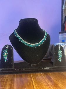 Stunning Teal Blue Necklace &amp; Earrings Set