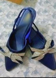 Elegant Blue Bow Heels