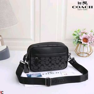 COACH* *GRAHAM CROSSBODY IN SIGNATURE CANVAS