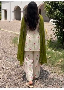 Women's White Floral Kurta Set