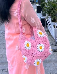 Chic Crochet Daisy Tote Bag