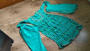 Elegant Teal Geometric Print Kurta