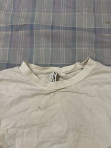 white H&amp;M tshirt