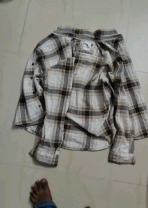 shirt branded no dirt new condtion