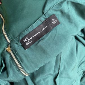 Elegant Teal V-Neck Button-Up Top