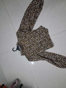 Stylish Leopard Print Smocked Top