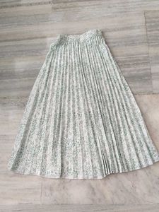 Floral Print Pleated Skirt