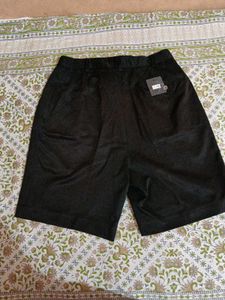 Classic black Pleated Shorts