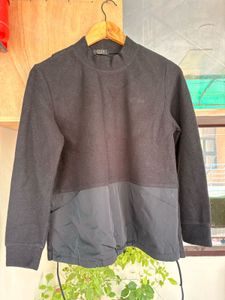 Stylish Black Fleece Sweatshirt