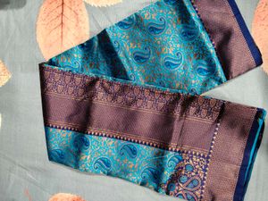 Beautiful Teal & Gold Paisley Saree